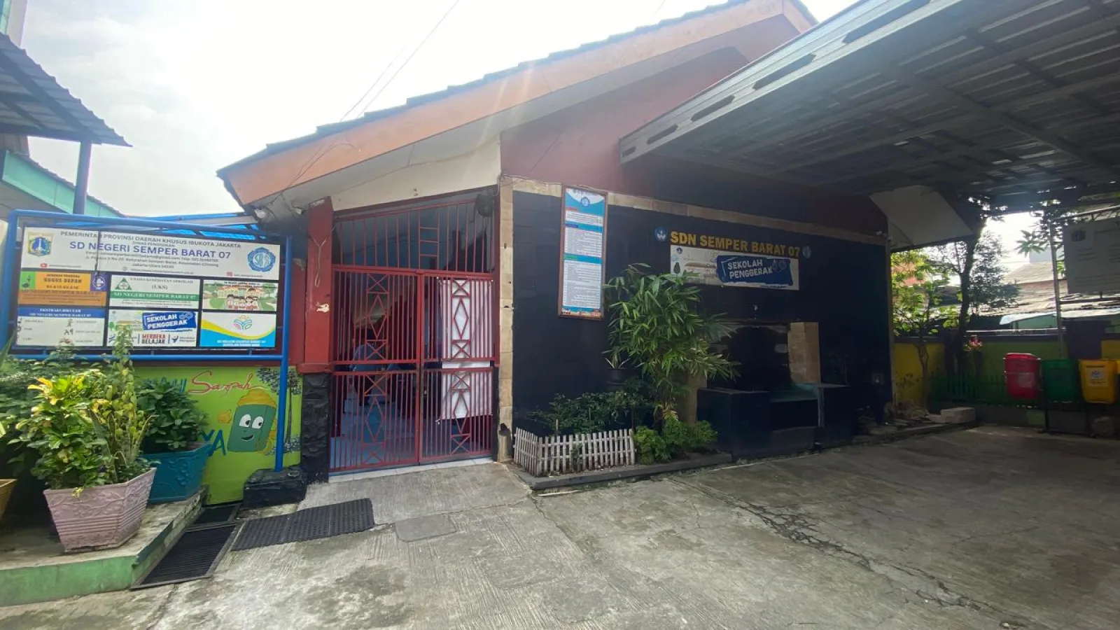 Gerbang Sekolah