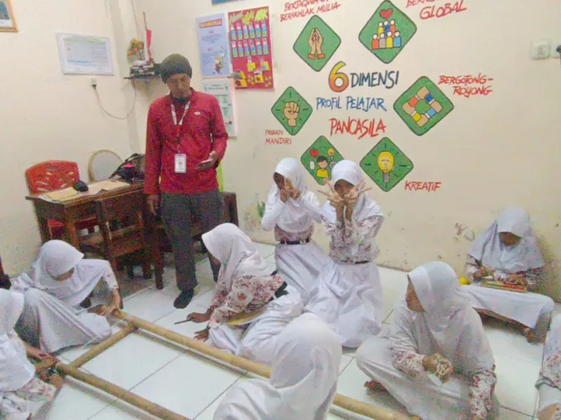 PALANG MERAH REMAJA (PMR)